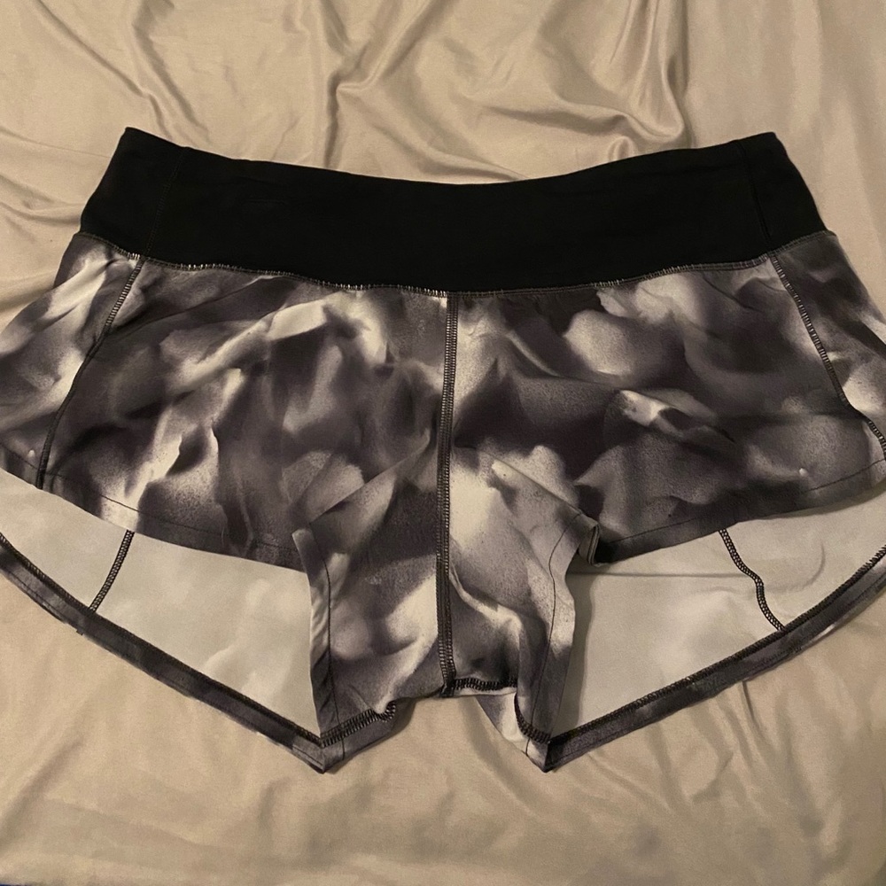 Lululemon speed up shorts 2.5” inseam